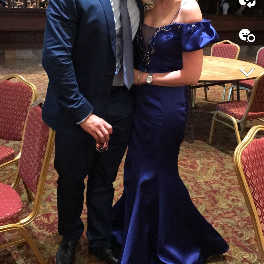 Long party elegant dress for women. Size 36 UC, 4 USA. Color is dark blue.